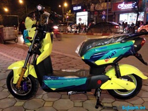 So sánh xe đạp điện Giant M133S và xe điện Zoomer X4