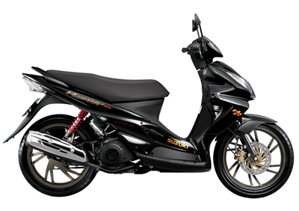 So sánh xe máy Suzuki Hayate và Yamaha Acruzo