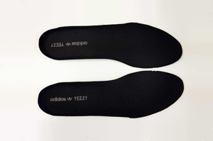Soi từng chi tiết trên giày Yeezy Boost 350 và cách phân biệt hàng giả