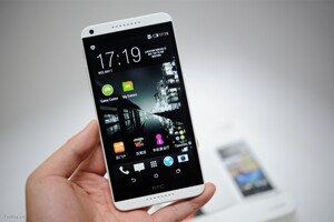 Sony Xperia T3 và điện thoại HTC Desire 816