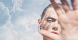 Tại sao dùng kem chống nắng lại đen hơn khi không sử dụng?