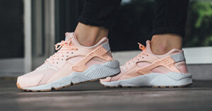 Tại sao nên chọn mua giày thể thao nữ Nike?