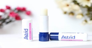 Tất tần tật về son dưỡng mỡ hươu Astrid