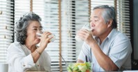 Tiết lộ 5 lợi ích của sữa hữu cơ cho người lớn tuổi