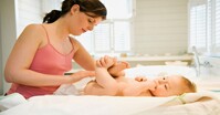 Tips giúp mẹ đóng bỉm cho bé không bao giờ bị hăm