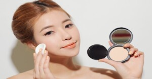 Top 3 phấn nền tốt nhất dành cho những cô nàng da dầu
