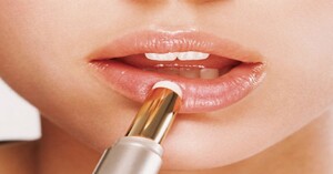 Top 4 loại son dưỡng tốt mà chị em nên bỏ túi