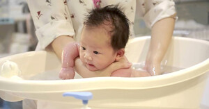 Top 5 chậu tắm bé đáng mua nhất năm 2021