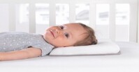 Từ A đến Z về gối chống bẹp đầu cho bé