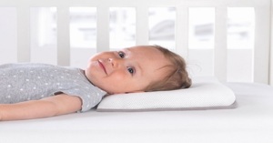 Từ A đến Z về gối chống bẹp đầu cho bé