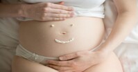 Vì sao phụ nữ mang thai nên dùng kem chống nắng cho bà bầu?