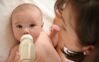 Vừa bú sữa mẹ, vừa uống sữa bột thì dùng sữa công thức nào cho bé?