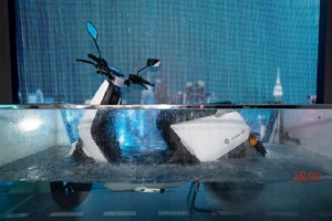 Xe máy điện bị ngập nước có bị sao không? Loạt xe máy điện kháng nước tốt để mua hiện nay!