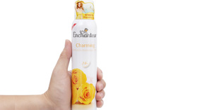 Xịt khử mùi hương nước hoa Enchanteur có tốt không? Có nên sử dụng không?