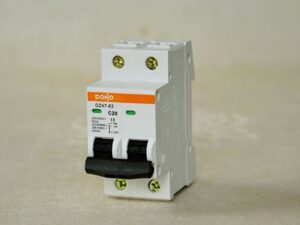 Aptomat thường 100A DOBO DZ47-881002P