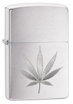 Bật lửa Zippo Chrome Marijuana Leaf Design