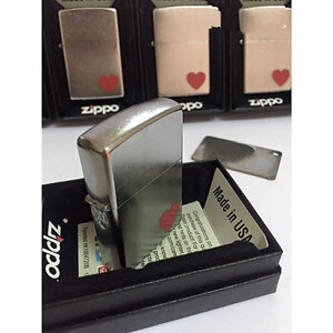 Bật lửa Zippo Love Street Chrome