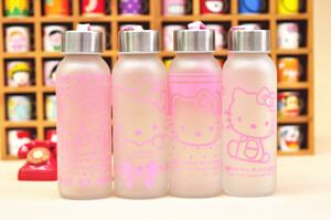 Bình nước uống thủy tinh Hello Kitty 200ml