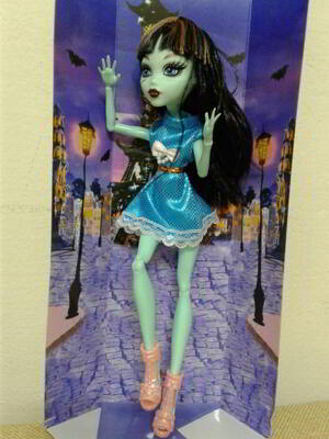 Bộ đồ chơi búp bê Monster High quái vật High School  MH099a