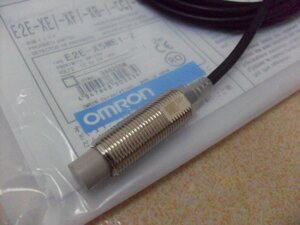 Cảm biến tiệm cận Omron E2E-X5ME1