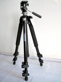 Chân máy ảnh Tripod VICTORY 3038