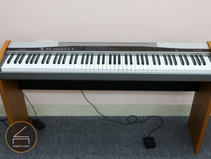 Đàn piano điện Casio PX500L