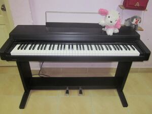 Đàn Piano Yamaha CLP-250