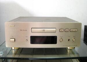 Đầu CD Denon 1550 AR