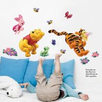 Decal dán tường gấu pooh vui chơi Perfect EB135