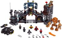 Đồ chơi lắp ráp Lego DC Comics Super Heroes 76122 - Batman Bảo Vệ Căn Cứ Người Dơi