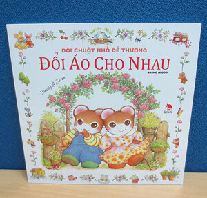 Đôi Chuột Nhỏ Dễ Thương - Đổi Áo Cho Nhau