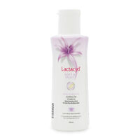 Dung dịch vệ sinh phụ nữ Lactacyd Soft & Silky 150ml