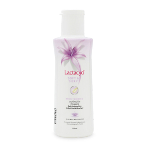 Dung dịch vệ sinh phụ nữ Lactacyd Soft & Silky 150ml