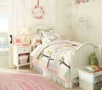 Giường đơn cho bé Pottery Barn Kids Madeline