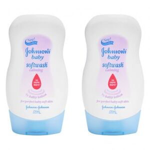 Bộ 2 chai sữa tắm chứa 1/3 kem dưỡng da Johnson & Johnson - 250ml