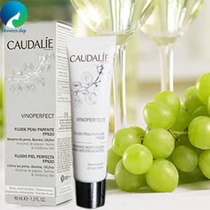 Kem dưỡng da ban ngày trắng sáng da Caudalie Vinoperfect Fluide Peau Parfaite SPF20