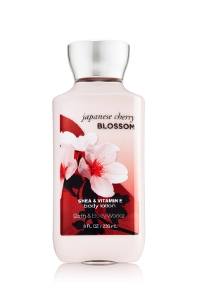 Kem dưỡng thể Bath and Body Works Japanese Cherry Blossom - 236 ml