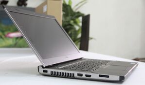 Laptop Dell Vostro 3550 V35323D - Intel Core i3-2350M 2.3GHz, 2GB RAM, 500GB HDD, Intel HD graphics 3000, 15.6 inch