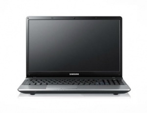 Laptop Samsung Series 3 (NP300E5Z-S03VN) (Intel Core i5-2450M 2.5GHz, 4GB RAM, 500GB HDD, VGA NVIDIA GeForce GT 520M, 15.6 inch, PC DOS)