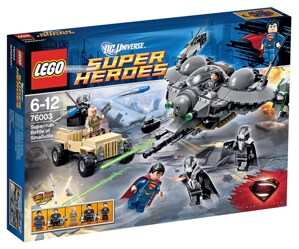 Bộ xếp hình trận chiến tại Smallville Lego Super Heroes 76003