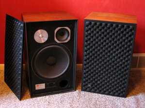 Loa JBL L166