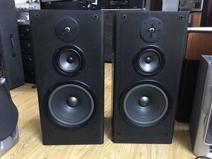 Loa nghe nhạc JBL LX600