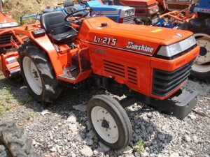 Máy cày Kubota L1-215