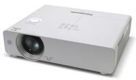 Máy chiếu Panasonic PT-DX820AB