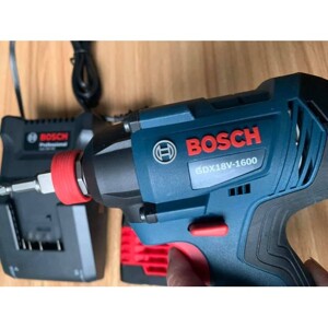 Máy siết bu lông Bosch GDX18V-1600