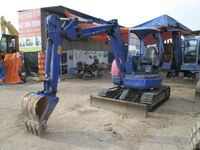 Máy xúc đào bánh xích KOMATSU PC38UU-3