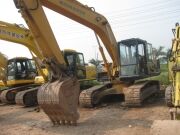 Máy xúc đào bánh xích KOMATSU PC200-3