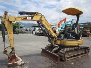 Máy xúc đào mini CATERPILLAR 303CR