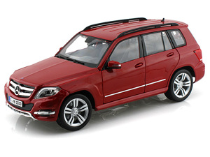 Mô hình xe MERCEDES-BENZ GLK tỉ lệ 1/18 Maisto 36200