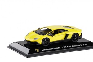 Mô hình xe Lamborghini Aventador LP720-4 1:43 Autoart